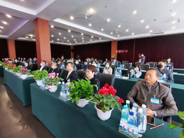 中國·安圖第四屆長白山礦泉水文化高端論壇在安圖縣召開