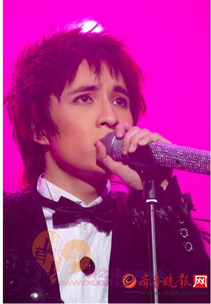 薛之谦与张杰同时出道 走红路为何比张杰坎坷百倍