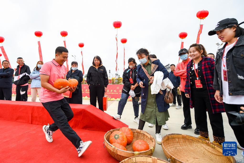 內蒙古舉行“中國農民豐收節”慶祝活動