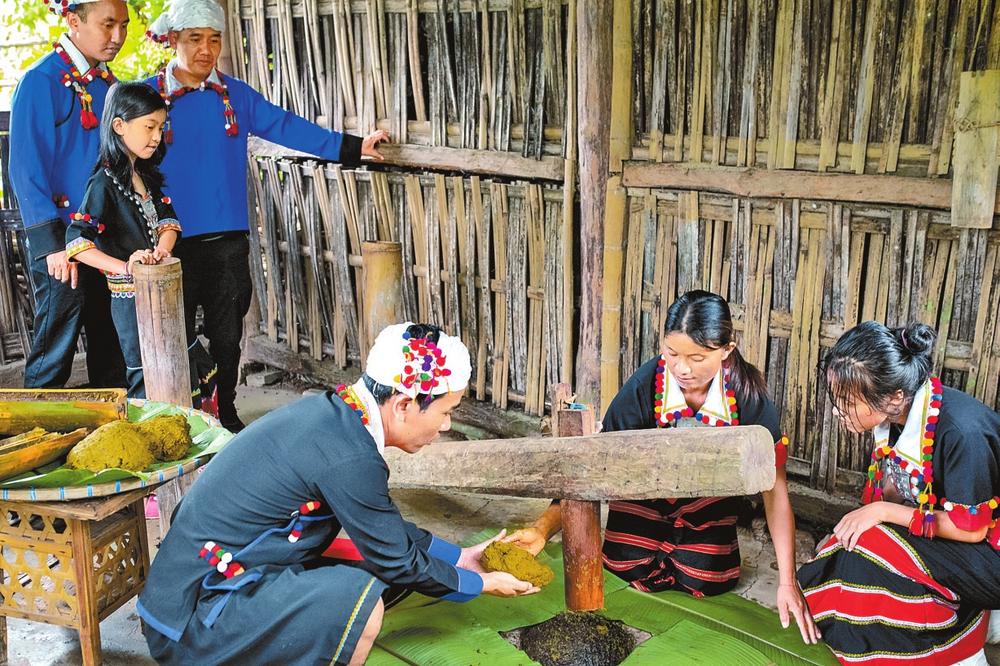 德宏梁河：茶区成景区 茶山变金山_fororder_bc8