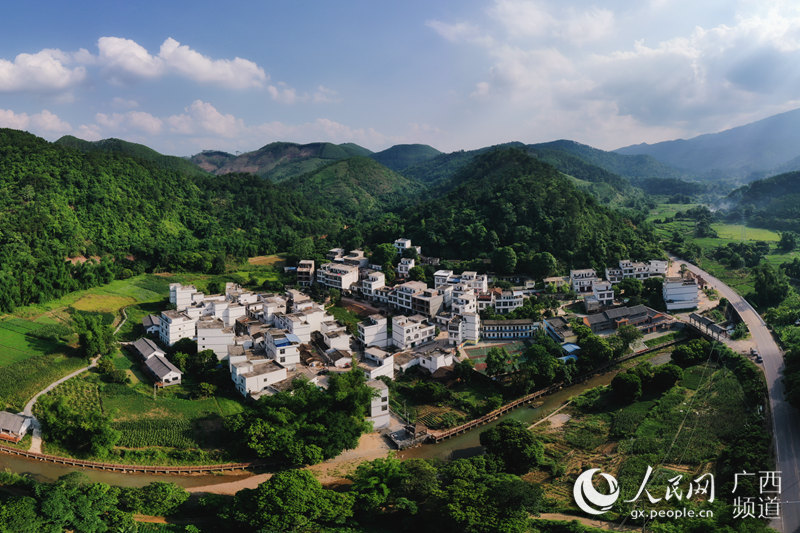 广西宁明：边境线上战贫困 边民生活好红火
