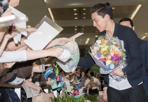 王大陆陈伟霆吃贩cp被玩坏他们在韩国都是人气王
