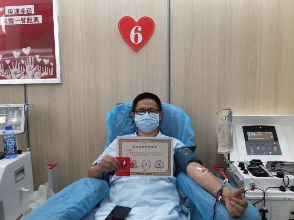 8月10日,唐树林再次来到武汉血液中心捐献新冠肺炎康复者恢复期血浆