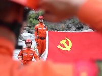 领航中国丨固本强基 让党旗在一线高高飘扬