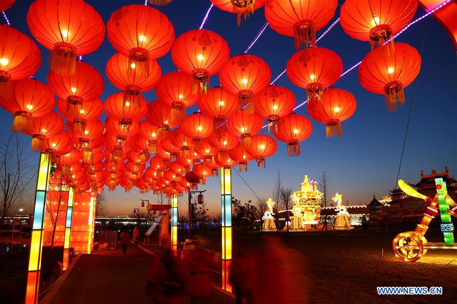 Lanterns enhance China #39 s Spring Festival atmosphere