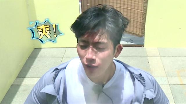 井柏然跳扭胯神舞 网友:没想到你是这样的井宝