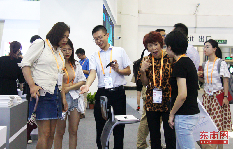 5G成廈洽會展會亮點 吸引許多逛展者感受科技魅力