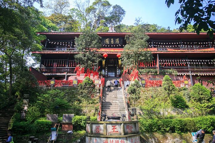स छ्वान प्रान्तको छिङ यिनक मन्दिर