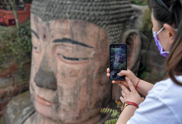 ल शान विशाल बुद्ध मूर्ति पर्यटकीय क्षेत्र पुन खुला