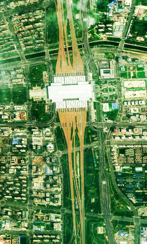 郑州东站开通十年 运力提升20倍