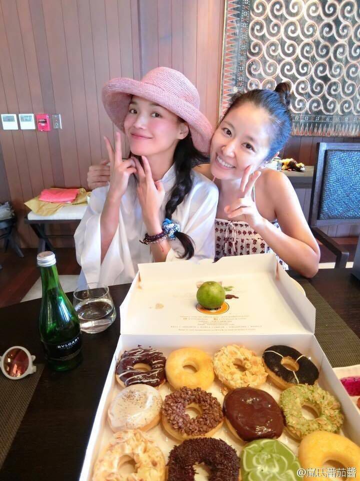 霍心大婚在即：舒淇千里送甜甜圈 霍建华帅哥哥抵达巴厘岛