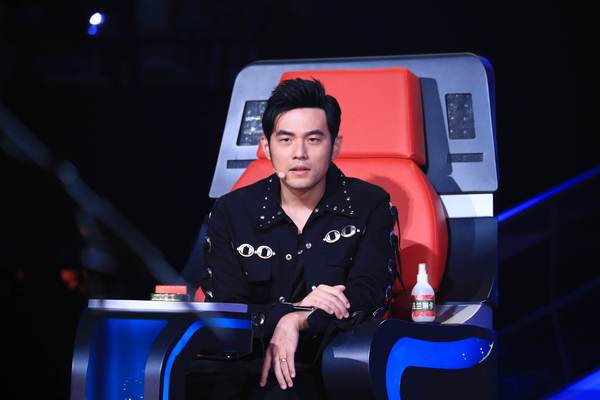 《新歌声》周杰伦不选“黑人”学员内幕：中文歌才最酷