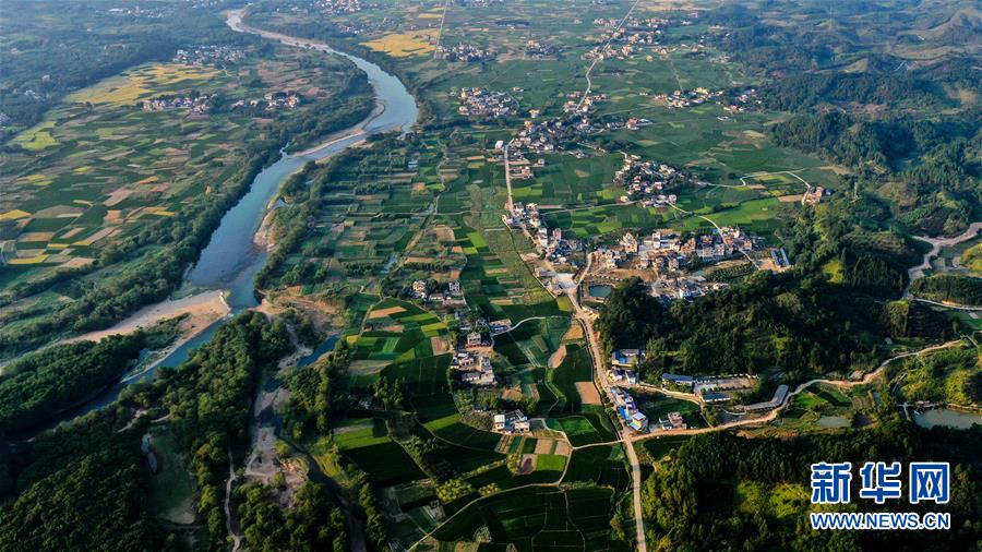क्वाङ सीको प्राकृतिक दृष्य