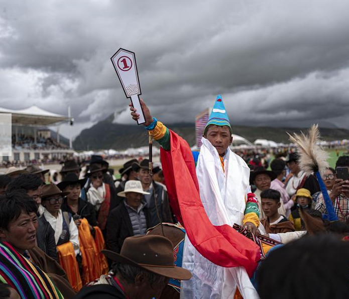 อำเภอตังสูงของทิเบตจัดเทศกาลแข่งม้า “ตัง จี๋เหริน”_fororder_1597114073(1)