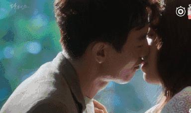 看了朴信惠5部剧里的吻戏，我敢说她才是女演员中的老司机