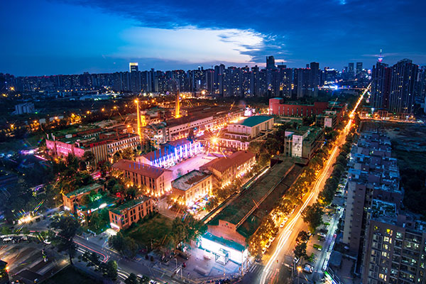 央视对话栏目走进成华看东郊记忆如何炼成成都新地标