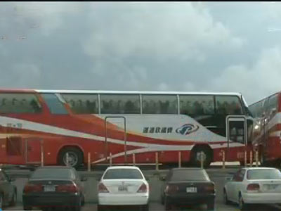 台湾游览车事故调查:疑点增多 司机所在公司难辞其咎 台湾游览车事故调查:疑点增多 司机所在公司难辞其咎