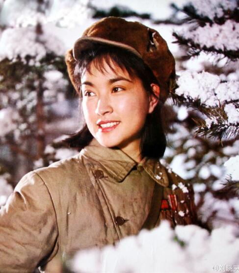 别老说刘晓庆脸僵，人家曾经是真的貌美如花