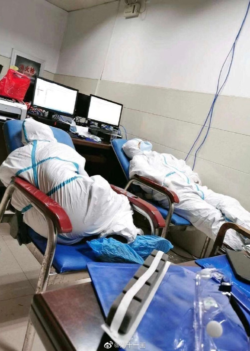 स्वास्थ्यकर्मीलाई सलाम !