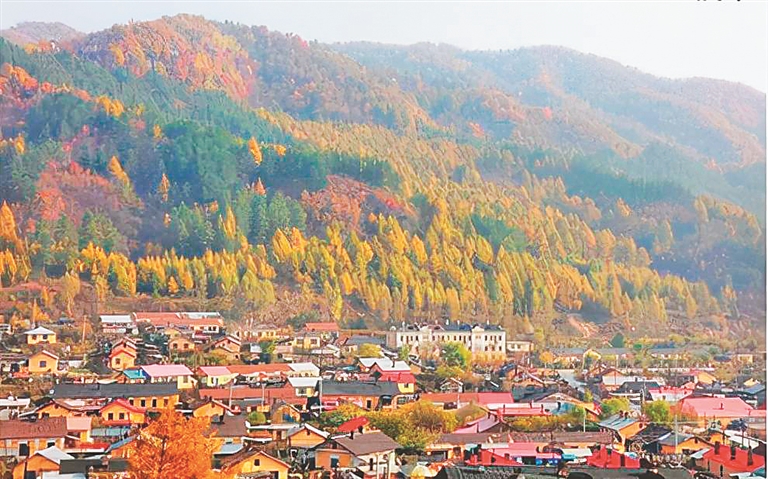 虎峰岭下的老镇新韵