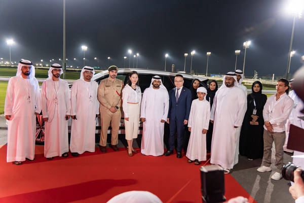 中国红旗汽车入驻迪拜警方车队