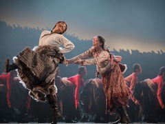 北京舞蹈学院原创舞剧《唱支山歌给党听》在国家大剧院上演