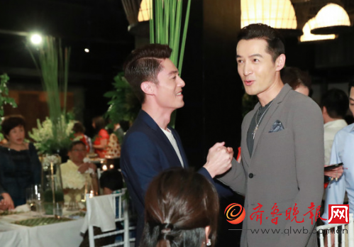 霍心大婚时间安排出炉 怎么看胡歌都一脸羡慕嫉妒恨