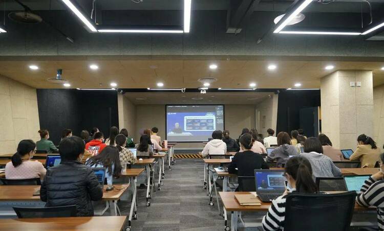 学习贯彻二十大精神 推进学前教育高质量发展 朱永新教授走进启今品牌质量月大讲堂