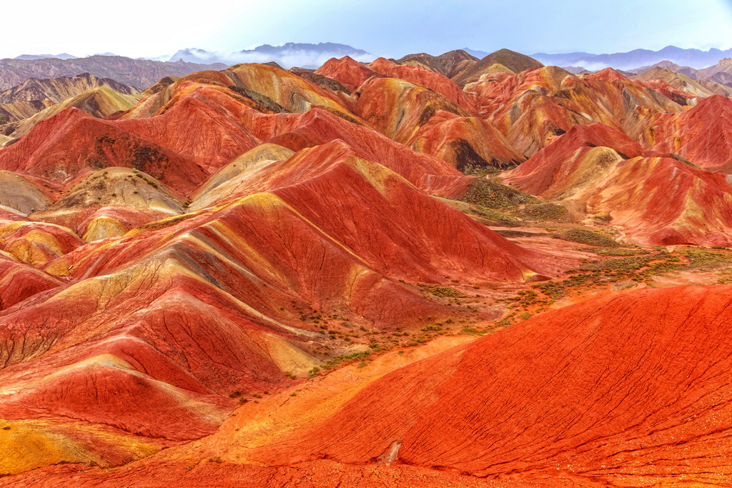 甘肃张掖：雨后丹霞更艳丽