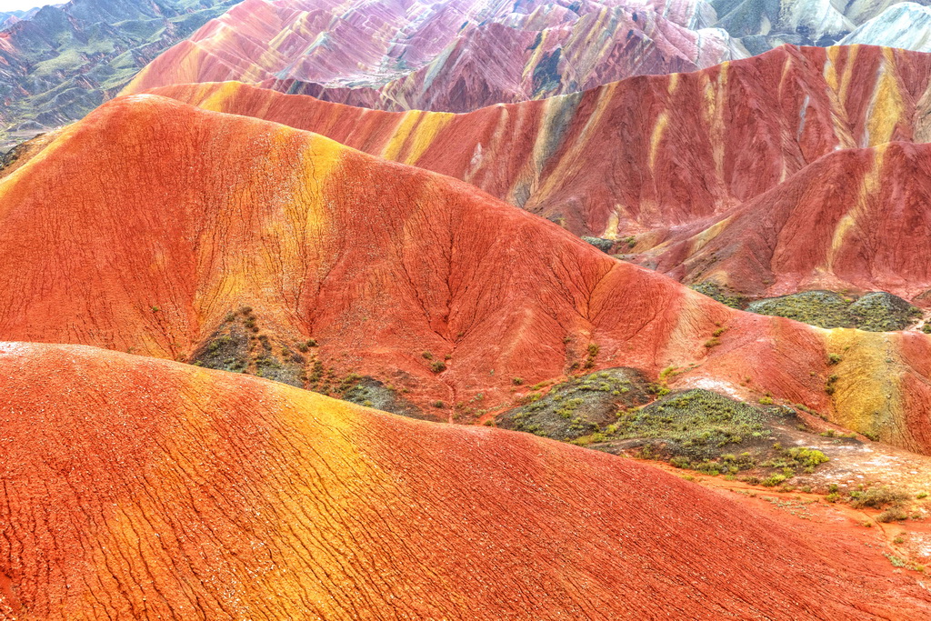 甘肃张掖：雨后丹霞更艳丽