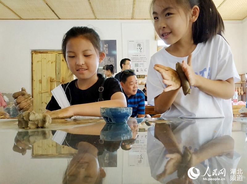湖北丹江口：农耕民俗文化馆开园 游客市民重拾乡愁
