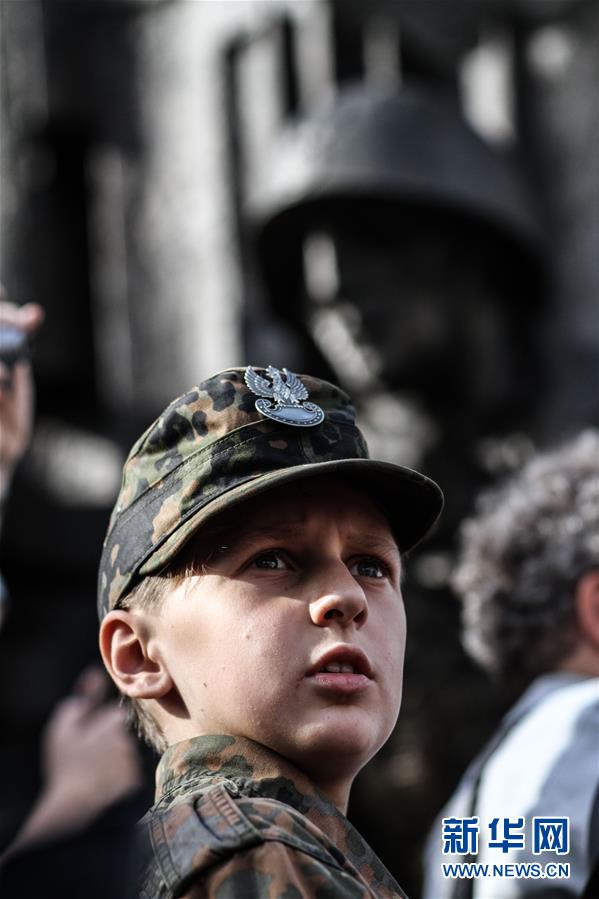 波兰纪念华沙起义72周年