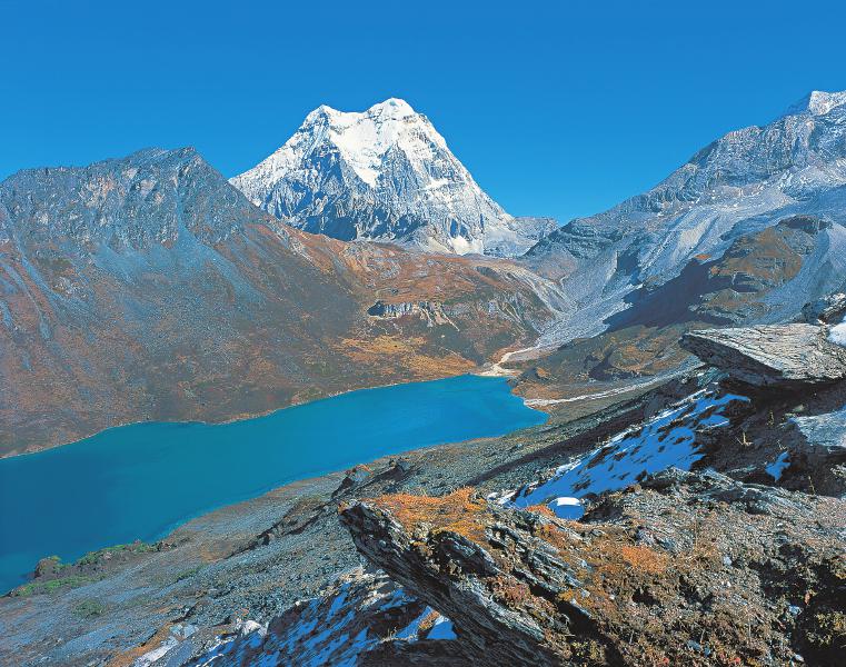 （转载）27年前 摄影家吕玲珑用镜头“发现”稻城亚丁旷世之美