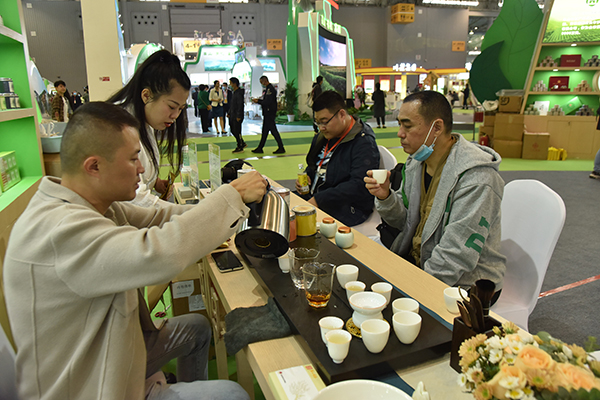 青川縣烏龍茶業有限公司等5家茶企業的4個茶品種共計60餘個系列產品