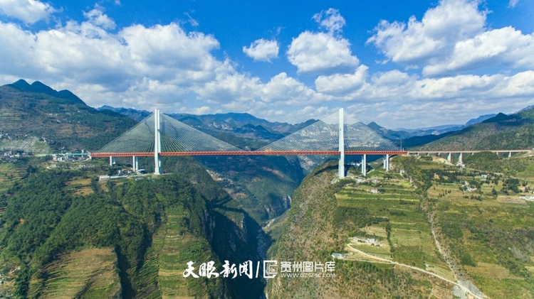 北盘江大桥：贵州新名片 世界新高度