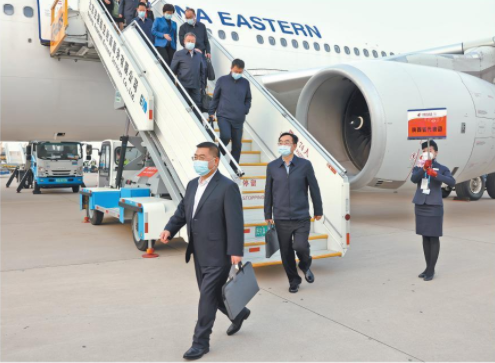 （转载）陕西出席党的二十大代表抵京_fororder_微信图片_20221014092259