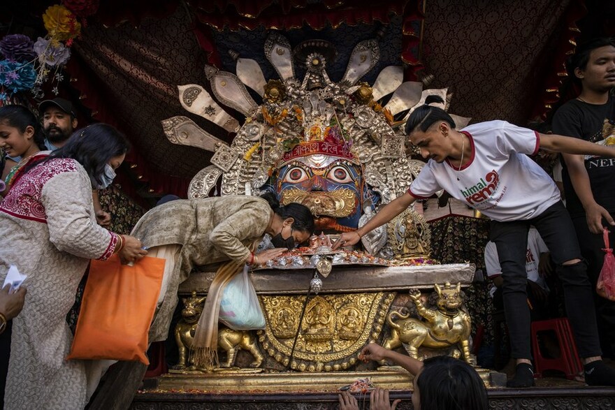 Asia Album: Indra Jatra Festival in Nepal's Kathmandu_fororder_5