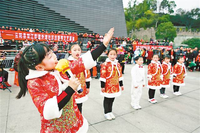 假日第五天 重庆都市旅游和古镇旅游人气旺