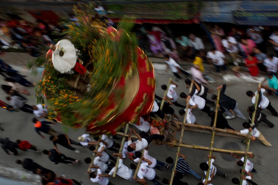 Asia Album: Finale of Dashain Festival in Nepal_fororder_2