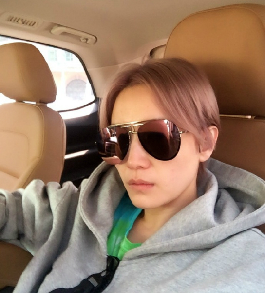 宋佳晒短发炫酷新造型 网友:差点看成鹿晗(图)