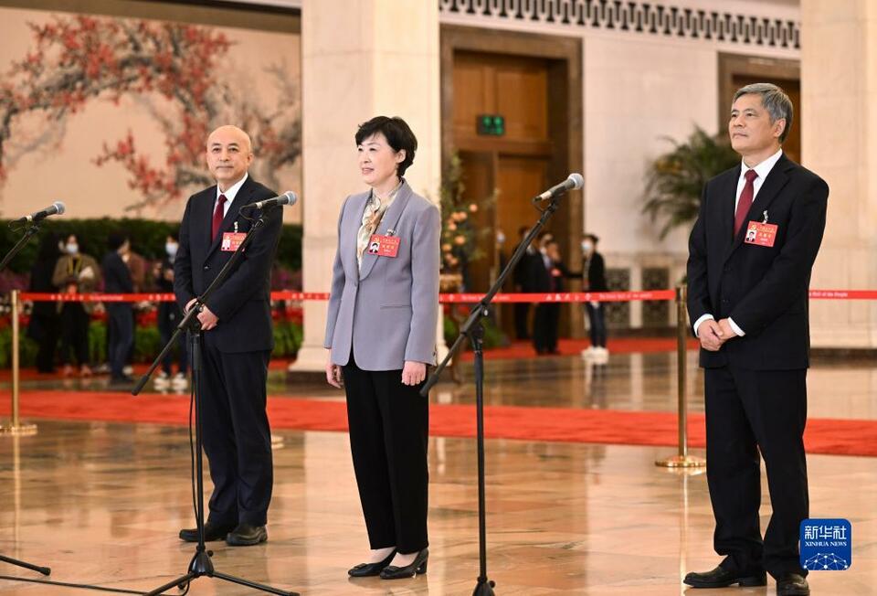 中国共产党第二十次全国代表大会在北京人民大会堂开幕