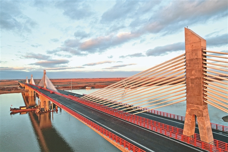 鶴大高速佳木斯過境段全線通車