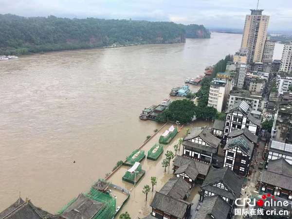 乐山:岷江洪峰过境 降雨仍将持续