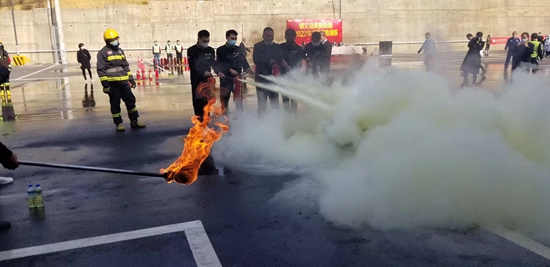 贵阳修文景阳街道联合辖区企业开展消防演练活动_fororder_微信图片_20221110150941