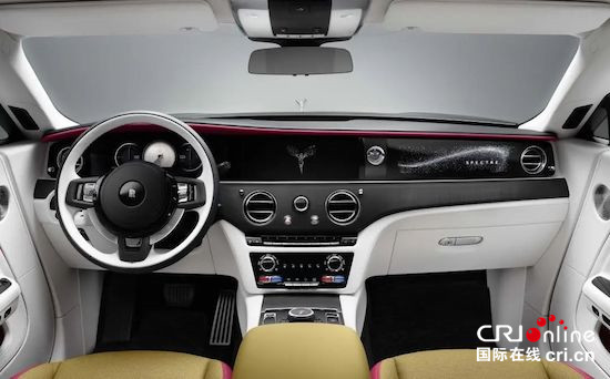 劳斯莱斯发布首款纯电动车“闪灵”_fororder_image004