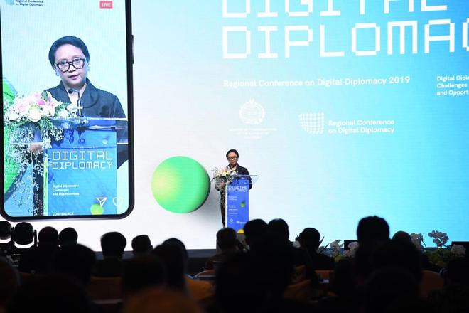 图片默认标题_fororder_1 印尼外交部长雷特诺在开幕式上发表演讲