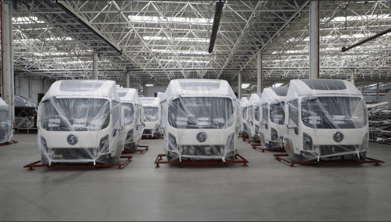 祝贺 陕汽商用车首批KD订单发车_fororder_图片1