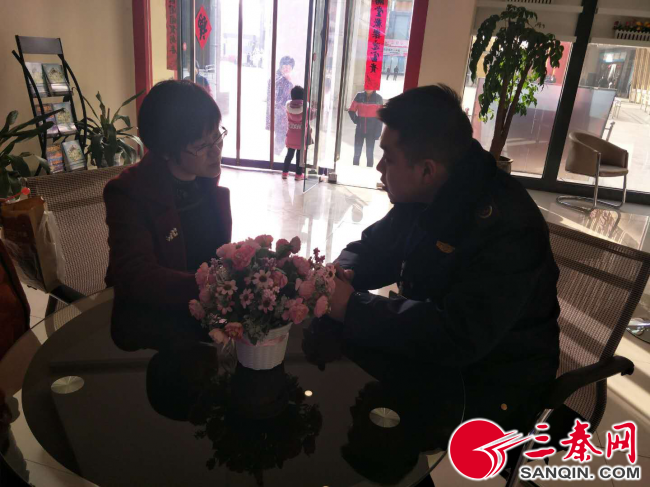 坚守一线的旅游人是最美的“敬业福”_fororder_1