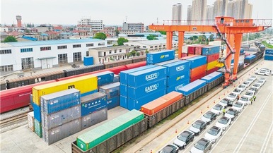 襄阳开通3条国际货运班列