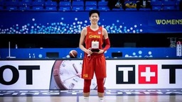 中国女篮前锋黄思静：世界杯亚军给了征战新赛季信心